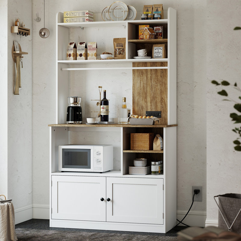 Armoire de rangement de style campagnard de 180 cm (71 po), prise de courant intégrée, support pour micro-ondes et étagères réglables, rangement de type vaisselier