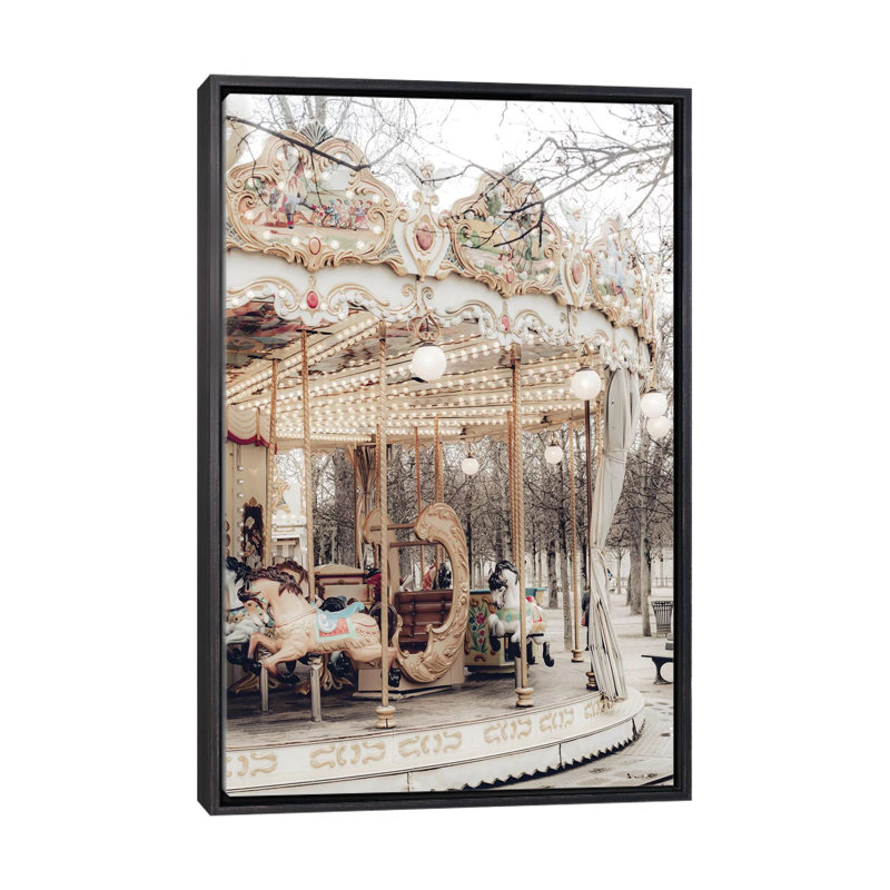 «Paris Carousel X» par Ruby and B - reproduction, Pas de tapis, H 18 po x l 26 po x P 1,5 po, Toile avec cadre noir patiné