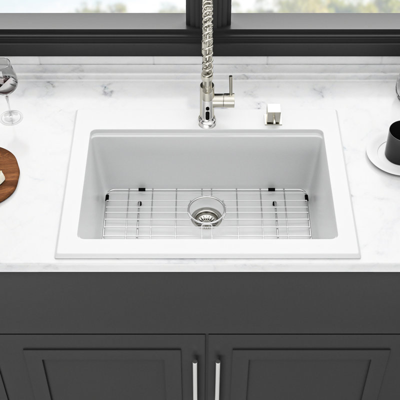 Évier de cuisine en granite blanc 30 po x 22 po avec comptoir en quartz blanc