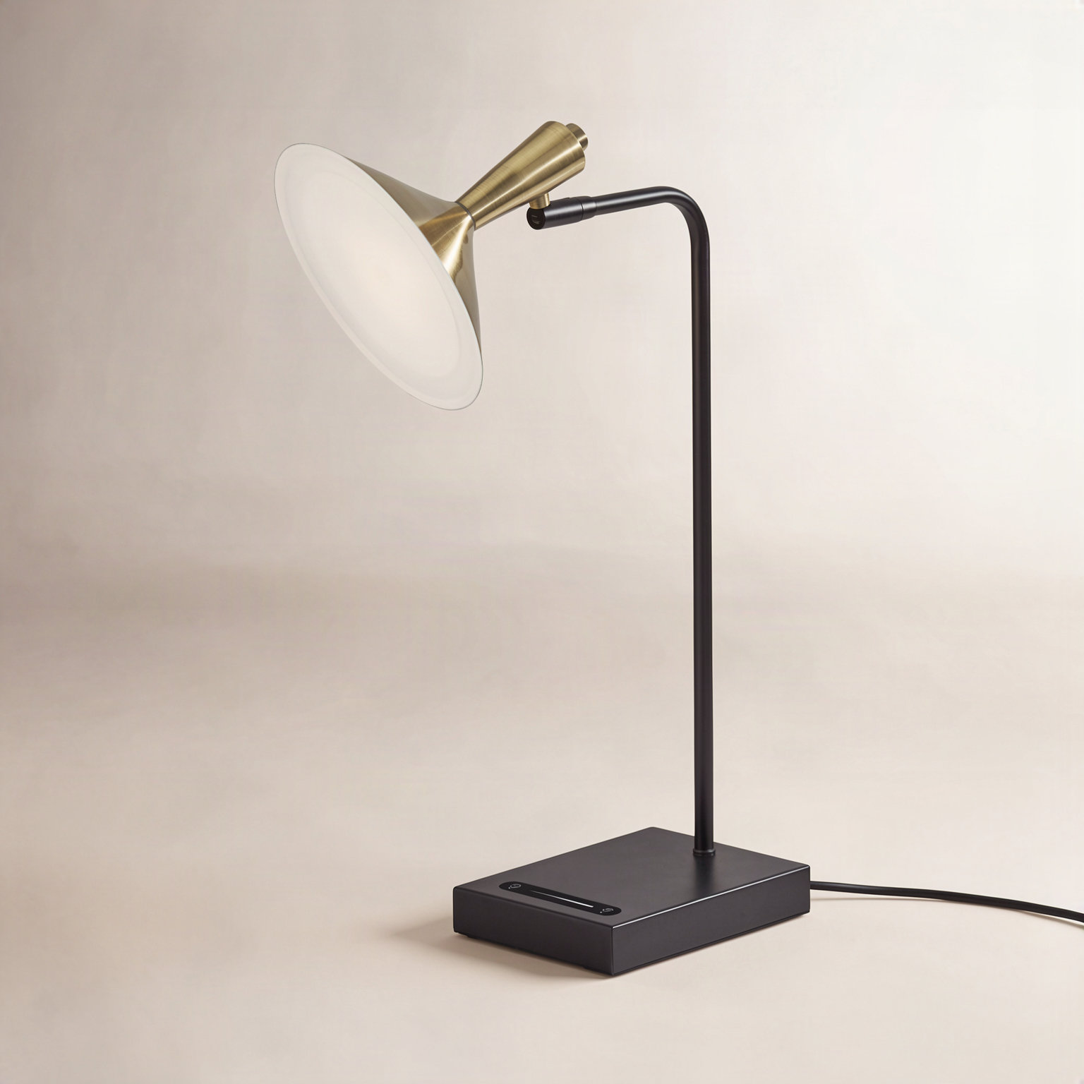 Kodi Metal USB Desk Lamp, Yes
