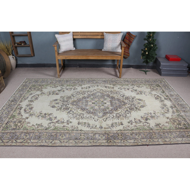Grand tapis turc rétro authentique parfait pour rehausser le décor de votre salon