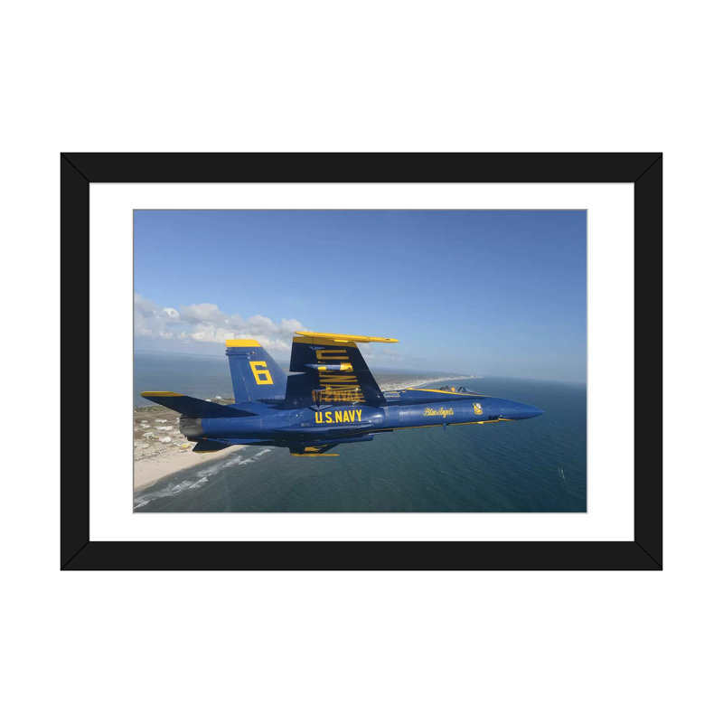 « an f/a-18 hornet from the blue anges vole a training sortie », reproduction de photo sur toile, H 24 po x l 32 po x P 1 po