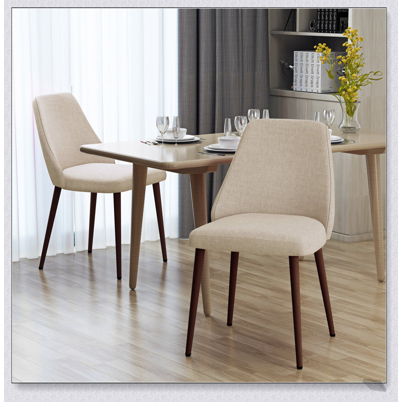 Chaises de salle à manger Cadre en fer avec finition en bois pour un attrait esthétique et une durabilité