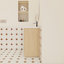 Meuble-lavabo autoportant de 24 pouces avec lavabo en résine intégré, rangement à double porte, conception prête à assembler et poignées à double finition.
