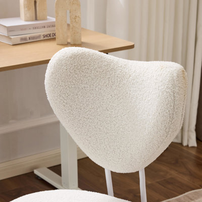 Chaise, siège ergonomique à pieds croisés avec support lombaire, coussin de siège à hauteur réglable, beige, idéal pour les travaux de bureau à haute intensité, tissu court et doux, rotation sur 360 °, bois de peuplier, rembourrage en mousse,