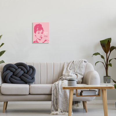 «Believe In Pink» Audrey Hepburn