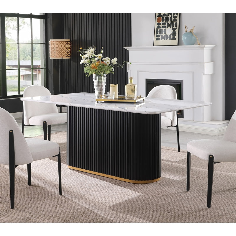 Table de salle à manger 69 pouces rectangulaire en faux marbre, base en métal noir Wave avec garniture dorée, sièges 4-6 pour la cuisine et la salle à manger