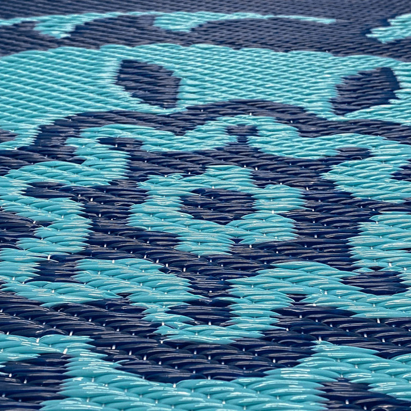 Tapis bleu marine intérieur / extérieur Ufomba, Rectangle 5 pi 11 po x 8 pi 10 po