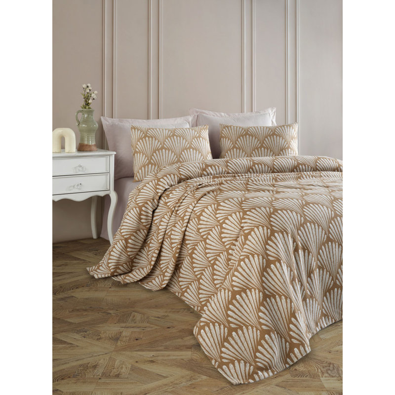 Luxurious Single Pique Bedspread, 100% Cotton, 63 x 93 | Machine Washable at 86°F, 280 GSM | Rich Brown Color, Soft and Durable | Perfect for Cozy Bedrooms, Elegant Design, Easy Care