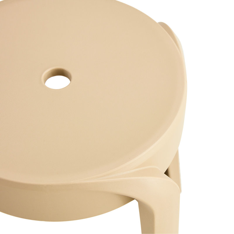 6 tabourets empilables pour, capacité de glissement, 18,1 po de hauteur, sièges confortables en plastique de 6, protecteurs de plancher, largeur de siège de 10,6 po, utilisation polyvalente