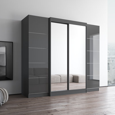 Armoire manufacturée 102,4 po avec tablettes réglables, tringle suspendue, finition mate