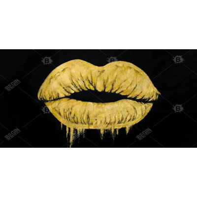 Golden lips - 15.75"x31.50" Desk mat
