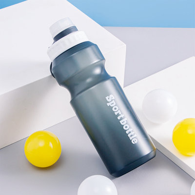 Bouteille d'eau 750 ml Bouteille de sport en plastique Bouteille portable grande capacité activités de plein air Cyclisme