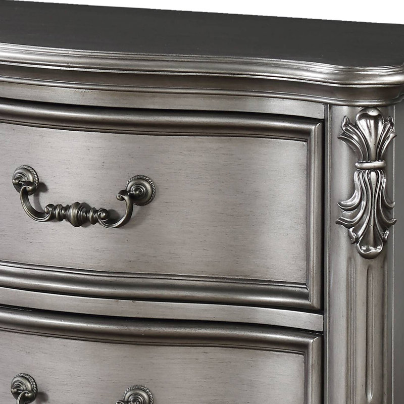 Table de chevet antique en platine avec 2 tiroirs doublés de feutre et Classic Elegance 2 en gris pour une chambre à coucher