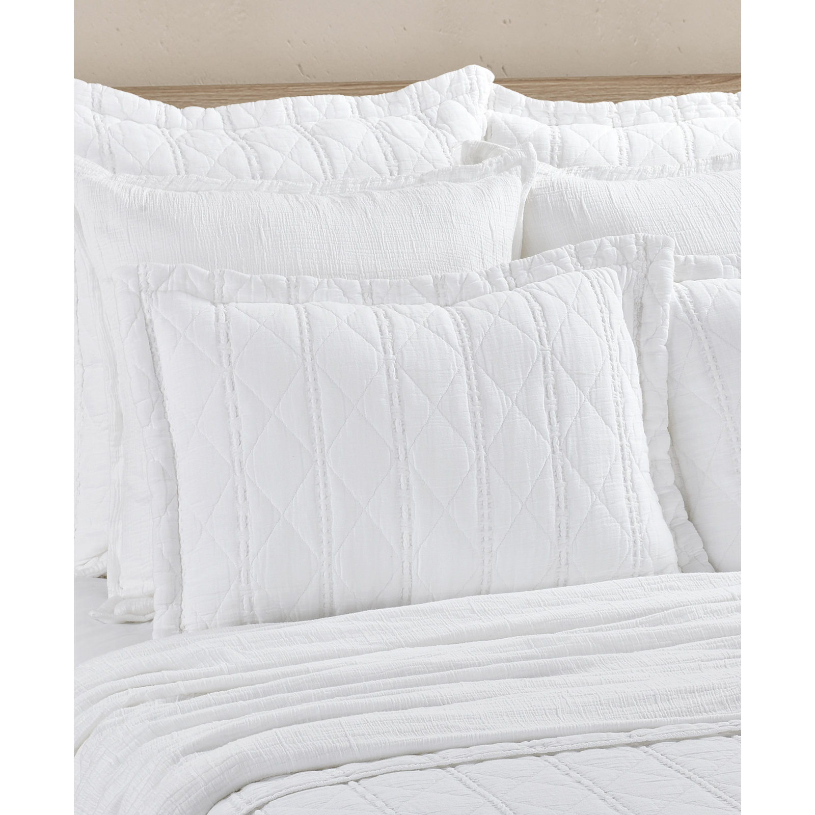 Pacifica Sham, King, White