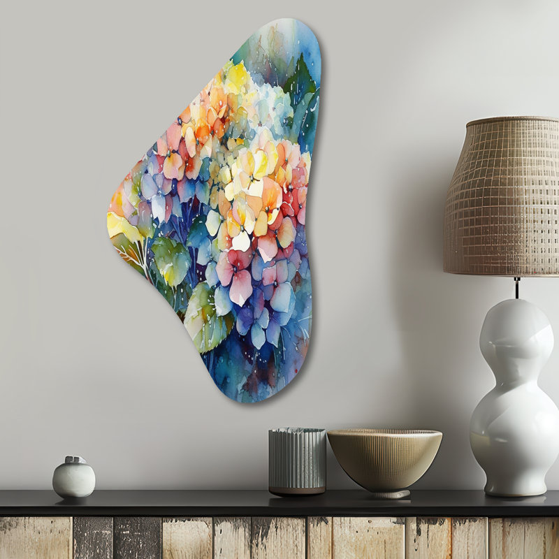 Art mural asymétrique en métal Creswell - Hydrangea Boomerang, H 31 po x l 17 po