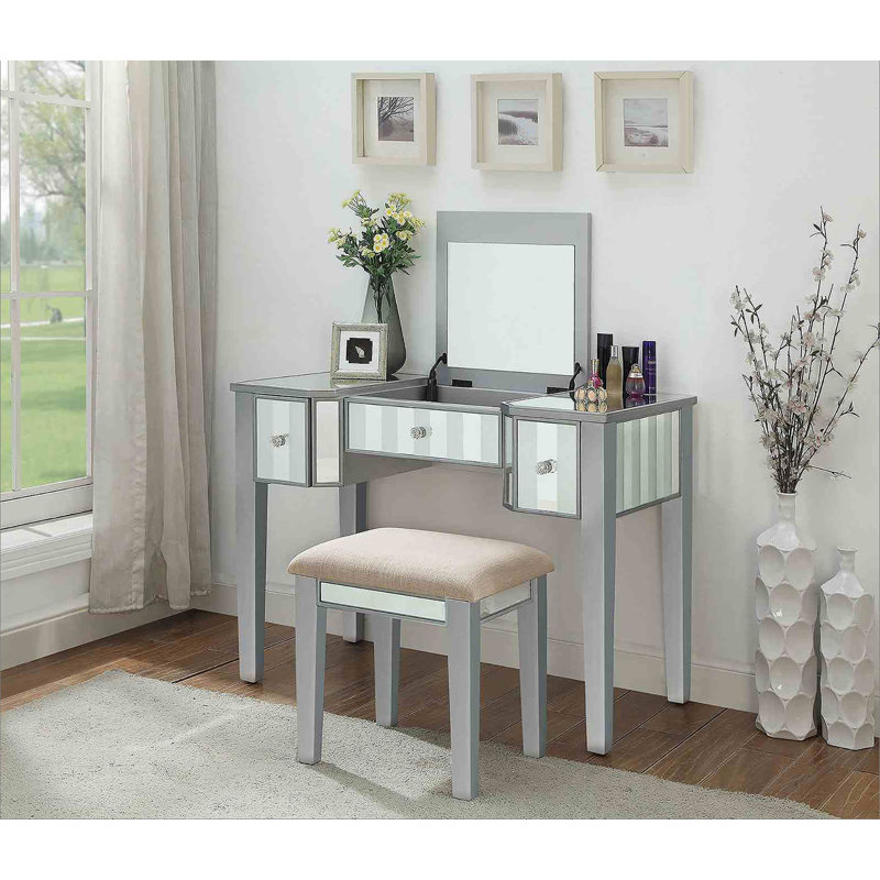 Salyer Vanity, Silver