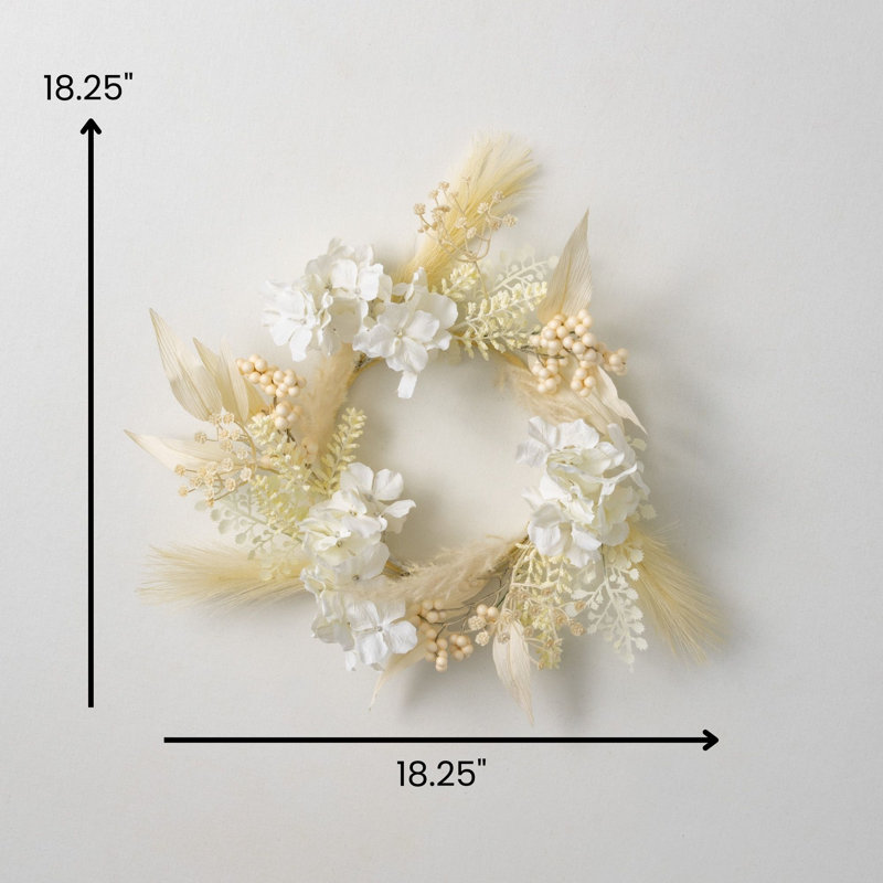 Couronne d'hortensia artificielle et de pampas, L 18,25 po x H 18,25 po x P 3,5 po