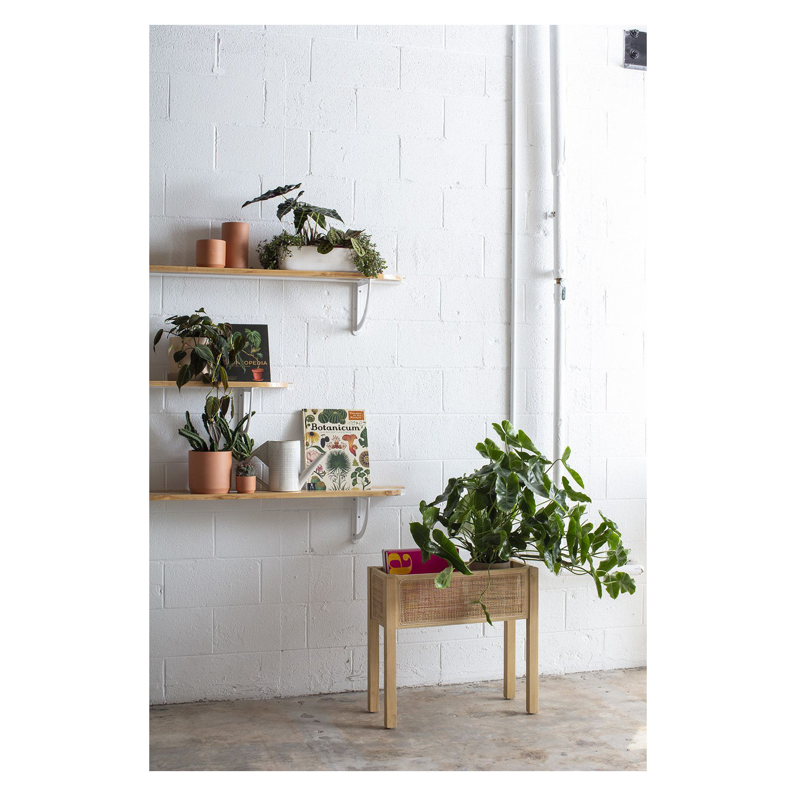Carrara Handmade Elevated Planter