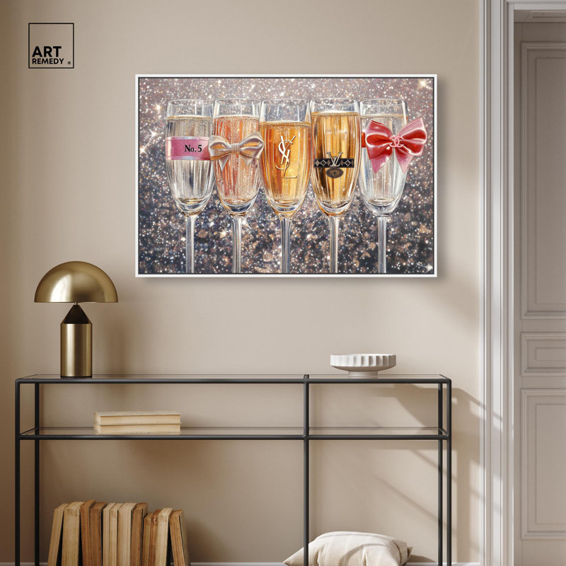«Champagne Glasses Glitz» par Art Remedy, H 25 po x l 37 po, Cadre flottant, Noir