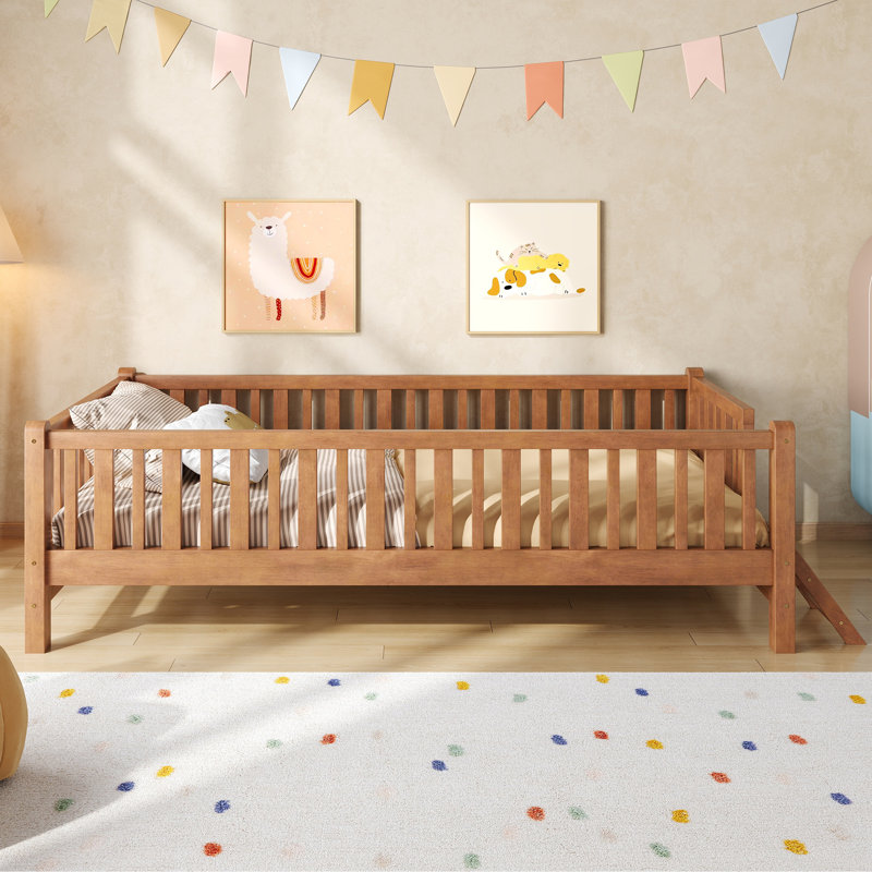Structure de lit plateforme simple en bois avec garde-corps, lit en bois, noyer