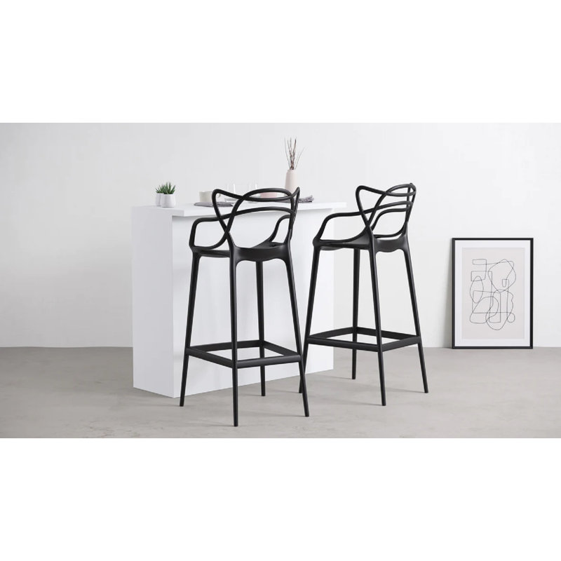 Curved Back Stool, Noir