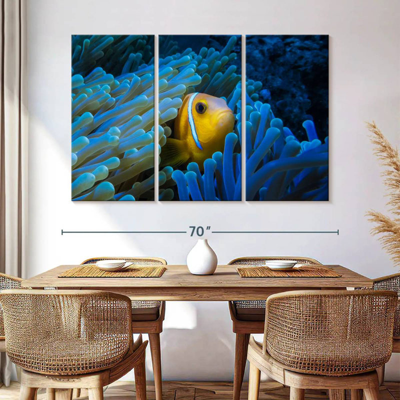 Brampt Lurking Clownfish, 42" H x 65" W