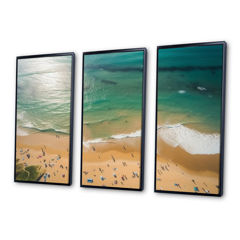 Vue aérienne de la plage côtière verte 4 - Art mural plage et océan, Cadre flottant noir, H 32 po x l 48 po x P 1 po