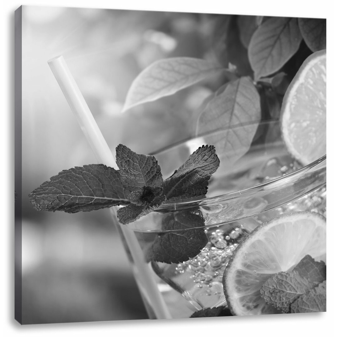 Leinwandbild Erfrischender Mojito Cocktail