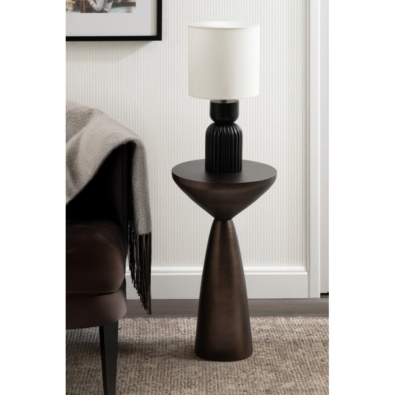 Table d'appoint ronde en métal Steeves