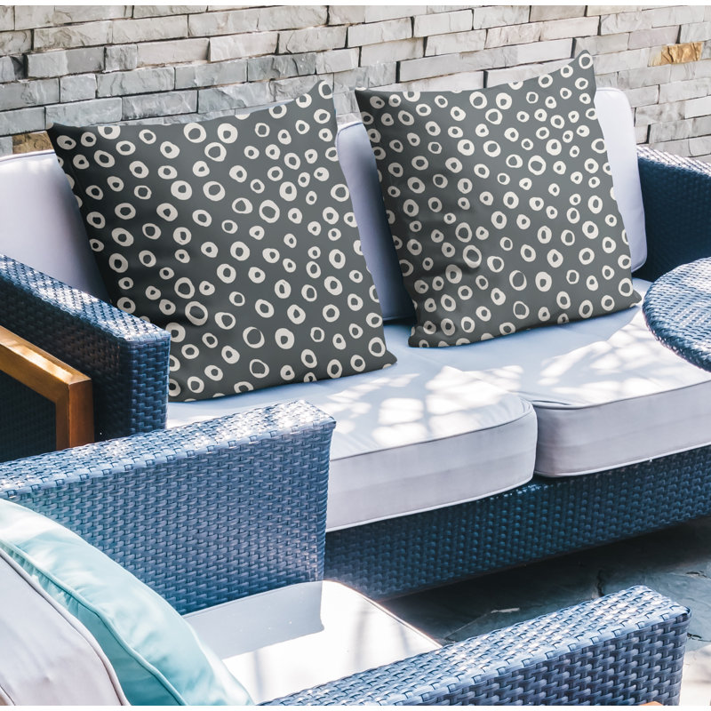 Oreiller carré intérieur / extérieur à pois Tanta, L 15 po x H 15 po, Gris