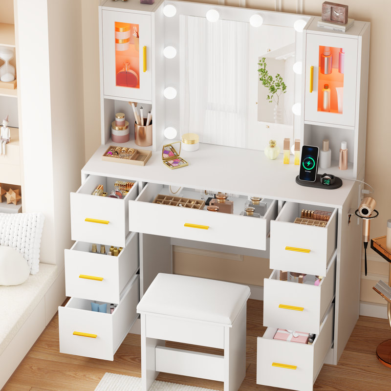 Dressing Table with Mirror