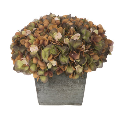 Arrangement d'hortensias artificiels en pot