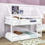 Lit superposé simple au dessus d'un lit simple pour enfants-119044488