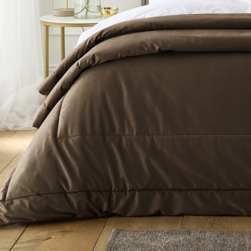 Harlan Velvet Polyester Solid Colour Bedspread