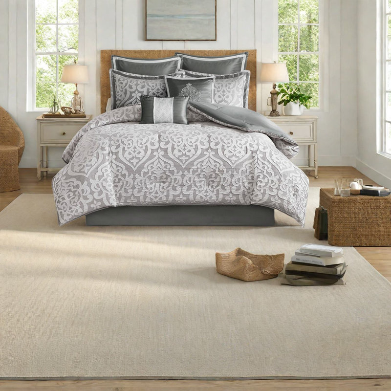 Luxury Silver Jacquard Bedding Sets, Polyester Elegant Design For Home