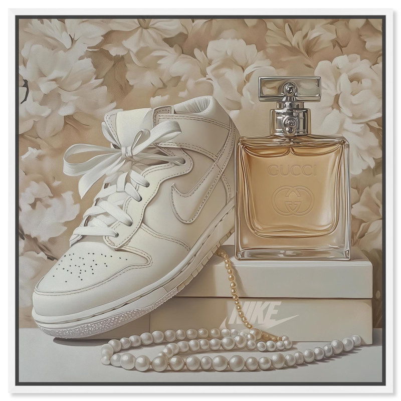 Espadrilles blanches et perles, impressions sur toile mode par , H 13 po x l 13 po, Cadre flottant blanc