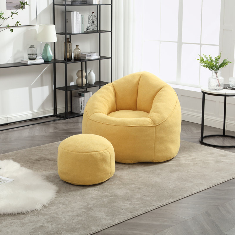 Fauteuil demi-tonneau avec repose-pieds 37,4 po Eryn, Microfibre / microsuède jaune
