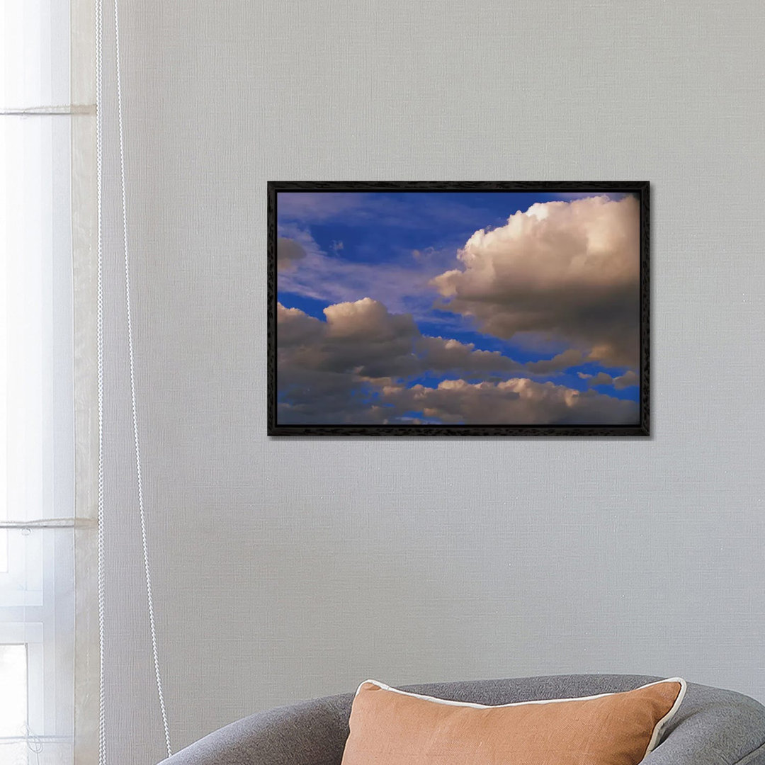 Bunte Wolken gegen blauen Himmel, New Mexico von Tim Fitzharris - Galerie-umwickelte Leinwand Giclée auf Leinwand