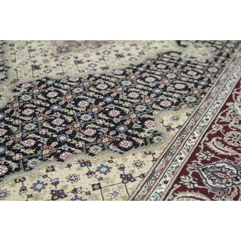 Jahan Wool Oriental Area Rug, Rectangle 3'9" x 5'9"