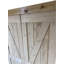 Portes de grange doubles en bois d'aulne fini avec ensemble de quincaillerie coulissante en bois-102356053