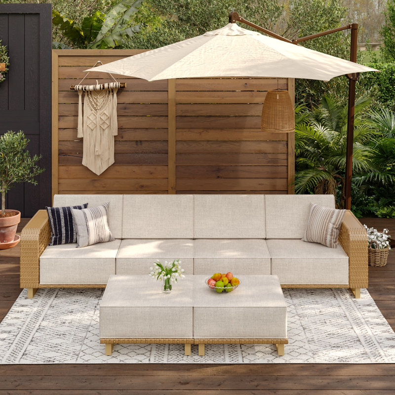 Ensemble de conversation en osier pour 4 personnes, With 2 Ottomans