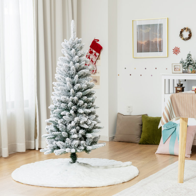 Arbre de Noël artificiel blanc effilé, H 4,5 pi