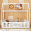 Lit simple en bois avec clôture et porte, blanc