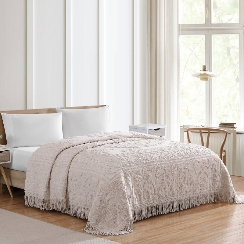 Medallion Cotton Farmhouse / Country Quilt, Queen, Blush