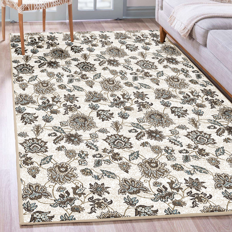 Tapis os à motif floral Ackermanville, Rectangle 5 pi 3 po x 7 pi 3 po