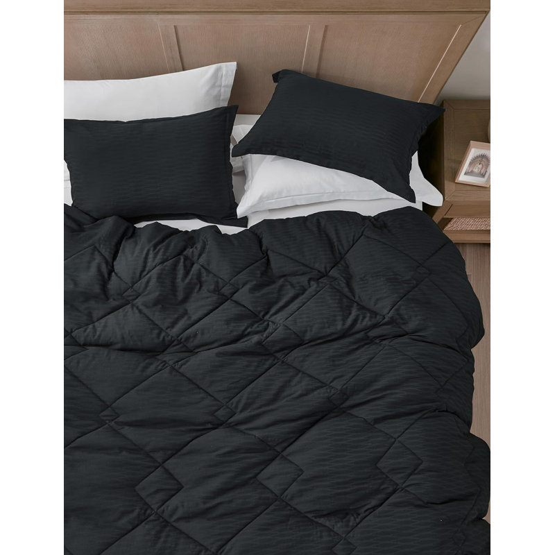 Hugo 3-Piece Polyester Jacquard Lightweight Thin Comforter Set, King Comforter + 2 King Shams, Black