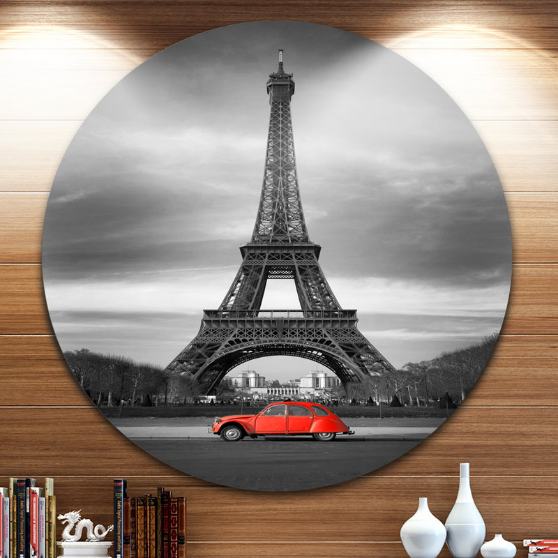 «Eiffel and Old Red Car», photographie, H 23 po x l 23 po x P 1 po, Métal
