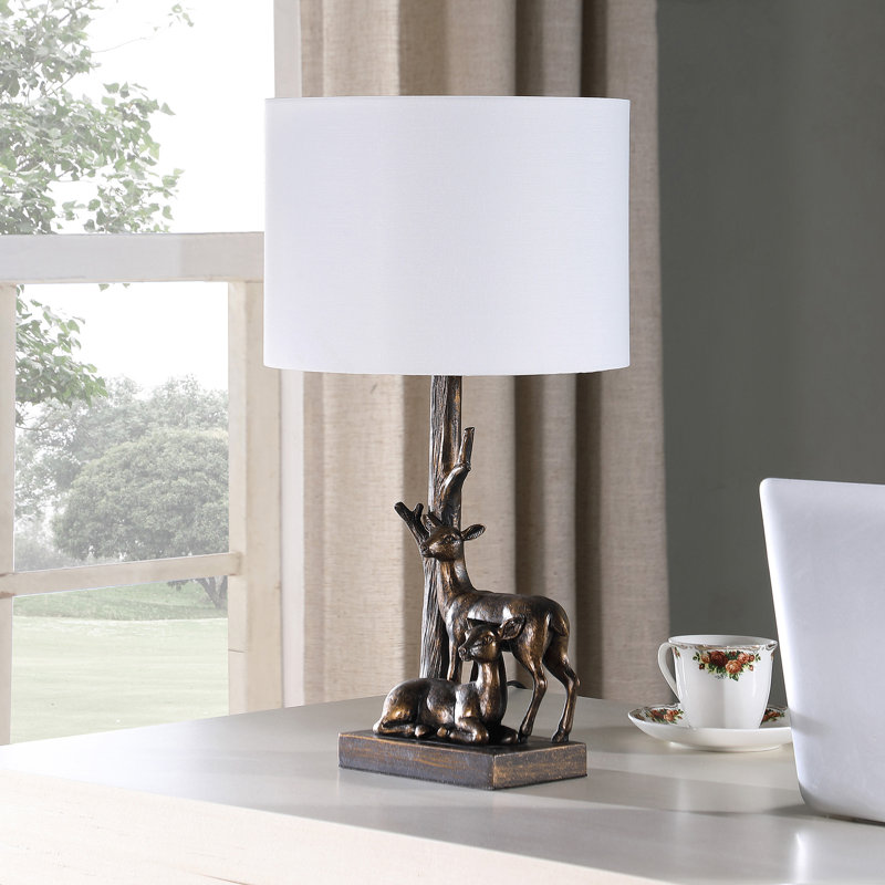 Lampe de table en polyrésine 19,75 po Capreolus