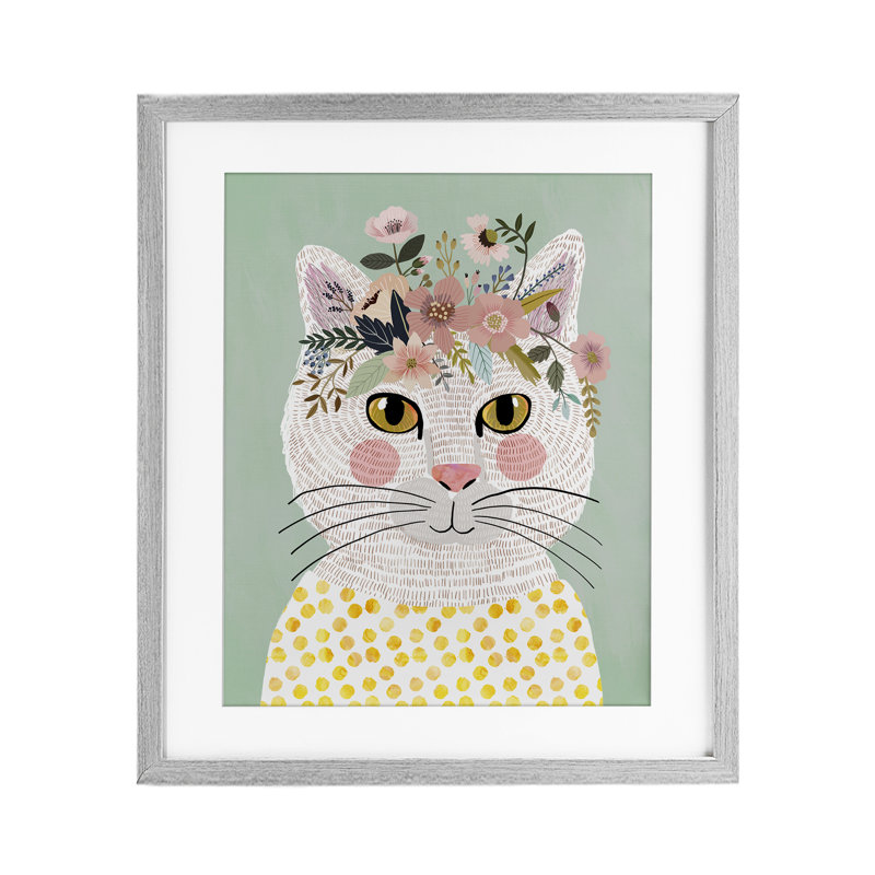 «Playful White Cat with Flowers», reproduction encadrée sous verre, design par Mia Charro, H 21 po x l 17 po